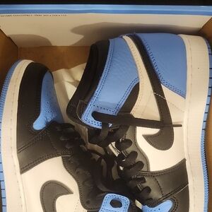 Nike Air Jordan 1 Retro OG in Blue and White